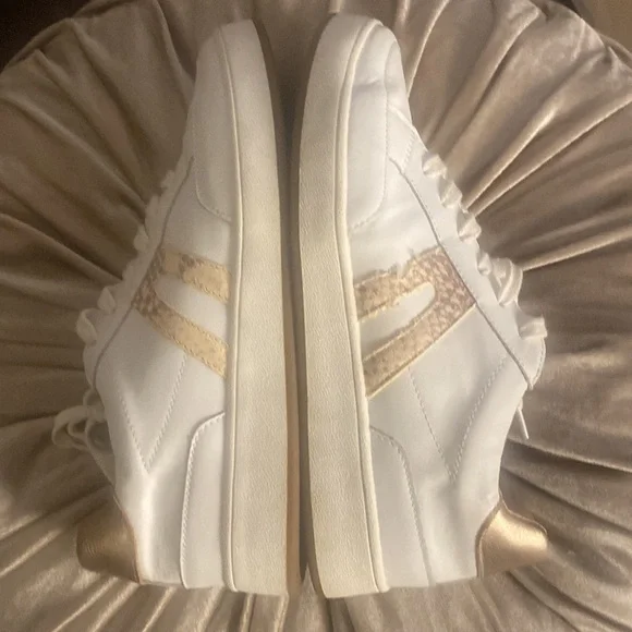 🎀 Lucky Brand Hinta Sneakers Women's Size 8 White Gold Leather Athletic Shoes - Picture 10 of 12
